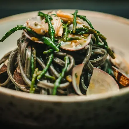 Tree Charme Parliament Boutique 3*