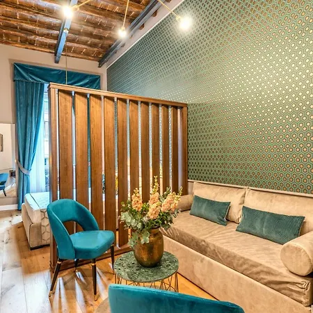 מלון Tree Charme Parliament Boutique 3*