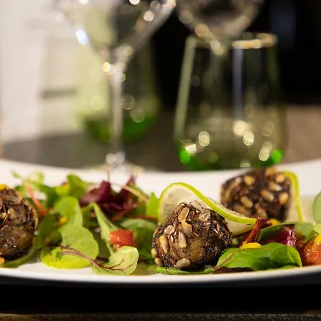 Tree Charme Parliament Boutique מלון 3*