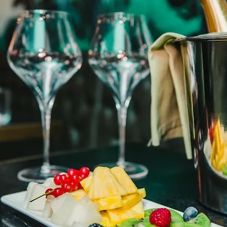 Tree Charme Parliament Boutique 3*