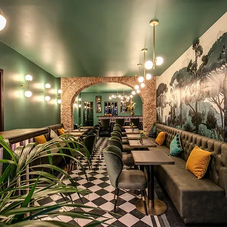 Tree Charme Parliament Boutique Отель 3*