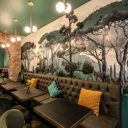 호텔 Tree Charme Parliament Boutique