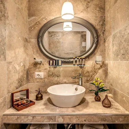 מלון Tree Charme Parliament Boutique 3*