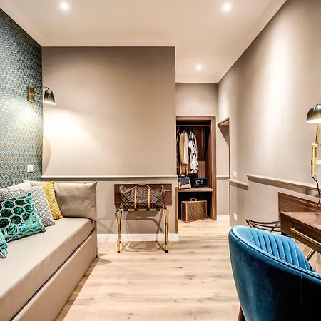 Tree Charme Parliament Boutique Hotel 3*
