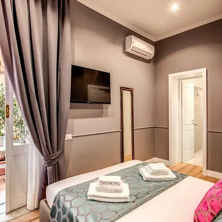 Tree Charme Parliament Boutique روما