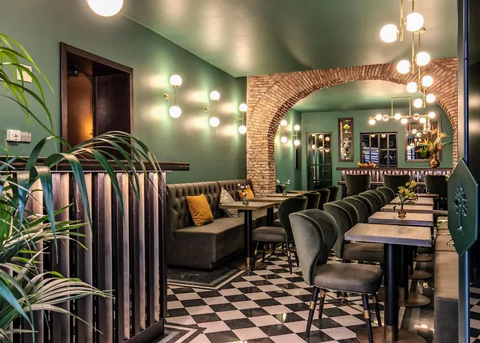 호텔 Tree Charme Parliament Boutique 3*