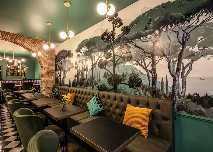 호텔 Tree Charme Parliament Boutique